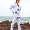 Fluory BJJF24 White Crane BJJ GI Ladies Bianco -Eleganza Atletica Negozio fluory bjjf24 white crane bjj gi ladies white 1