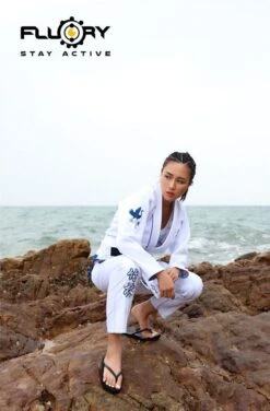 Fluory BJJF24 White Crane BJJ GI Ladies Bianco -Eleganza Atletica Negozio fluory bjjf24 white crane bjj gi ladies white 3