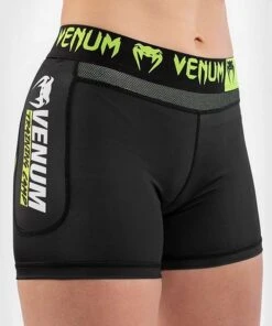 Venum Training Camp 3.0 Women Compression Shorts Nero -Eleganza Atletica Negozio venum training camp 30 women compression shorts black 4