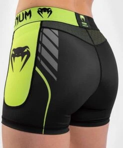 Venum Training Camp 3.0 Women Compression Shorts Nero -Eleganza Atletica Negozio venum training camp 30 women compression shorts black 6
