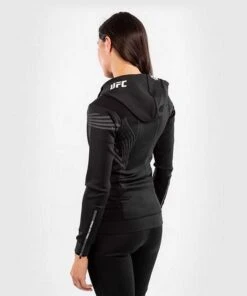 Venum UFC Authentic Fight Night Women Walkout Hoodie Nero 9 Venum UFC Authentic Fight Night Women Walkout Hoodie Nero -Eleganza Atletica Negozio venum ufc authentic fight night women walkout hoodie black 4