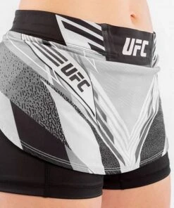 Venum UFC Authentic Fight Night Womens Short Bianco 6 Venum UFC Authentic Fight Night Womens Short Bianco -Eleganza Atletica Negozio venum ufc authentic fight night womens short white 2